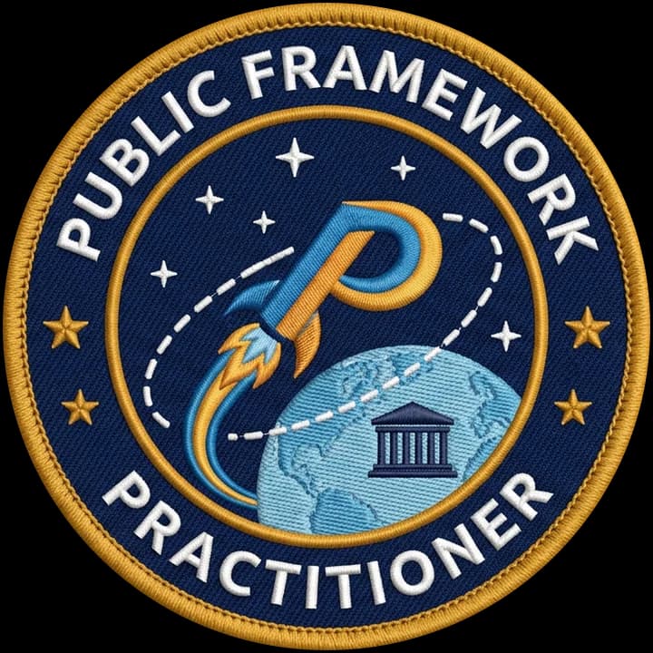 Ecusonul Public Framework Practitioner: litera P, ca o rachetă pe orbită în jurul Pământului, deasupra unei clădiri publice